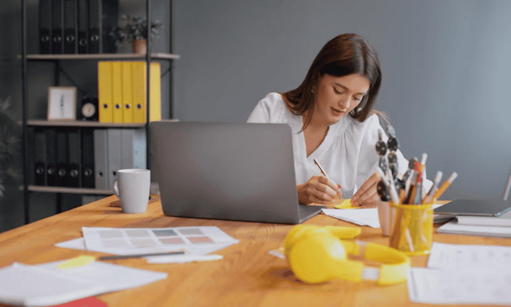 Qué es un autónomo societario trabajando en la gestión de su empresa