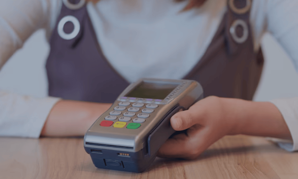 Causa del error 106 en el datáfono durante un pago con tarjeta