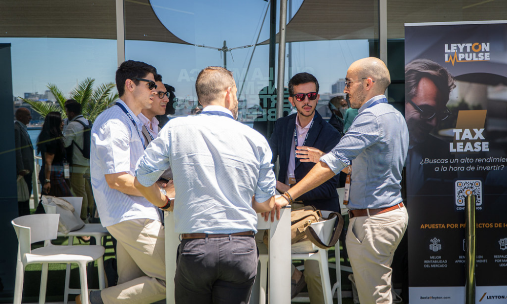 Profesionales haciendo networking durante Rankia Business Experience 2026 en Valencia
