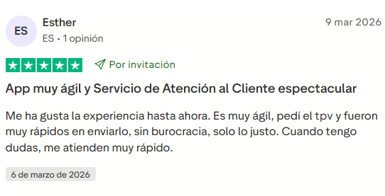 Opinión sobre el TPV Revolut con cinco estrellas por la rapidez del envío y la atención al cliente.